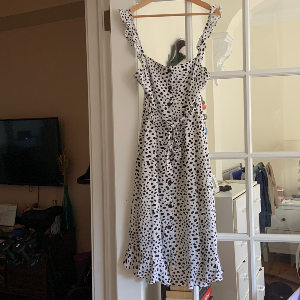 White and black spotted button front tie midi dress - Nashville Blush Boutique M